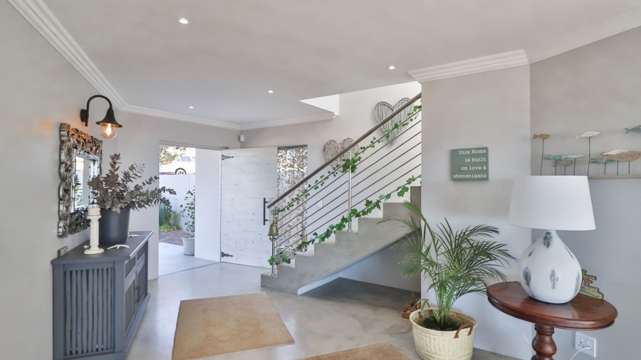 2 Bedroom Property for Sale in Stilbaai Oos Western Cape